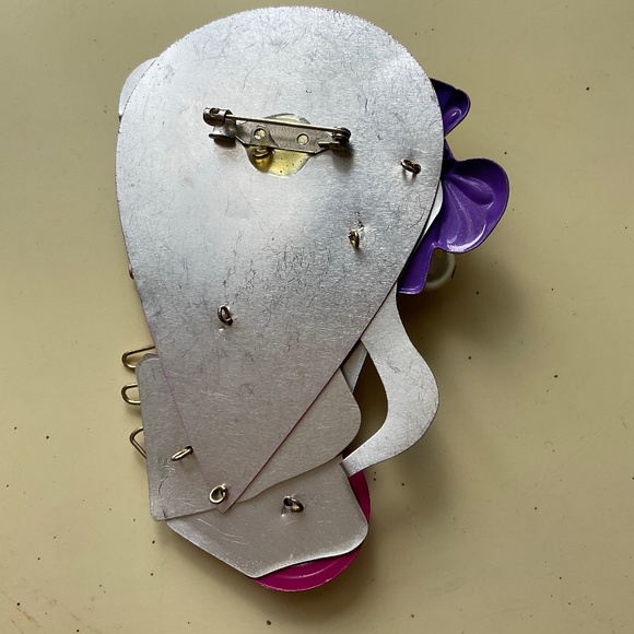 Vintage Metal art brooch - Picture 2 of 3